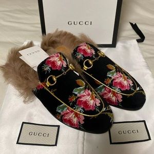 Gucci Velvet Princetown Floral Fur Trim Mule 38.5